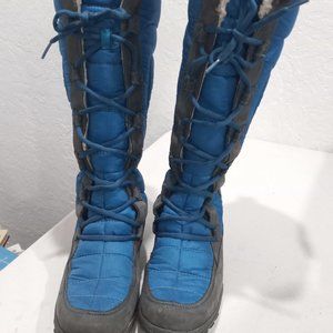 Tall Timberland Crystal Mountain Women's winter/snow boot 9.5 blue